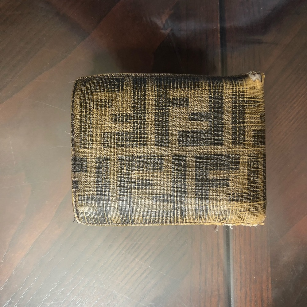 AUTHENTIC men’s Fendi Wallet with ID window